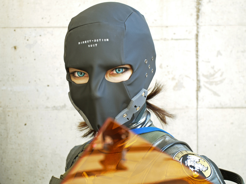 Illustration for article titled This Metal Gear Cosplay Is Direct-Action, Bananas